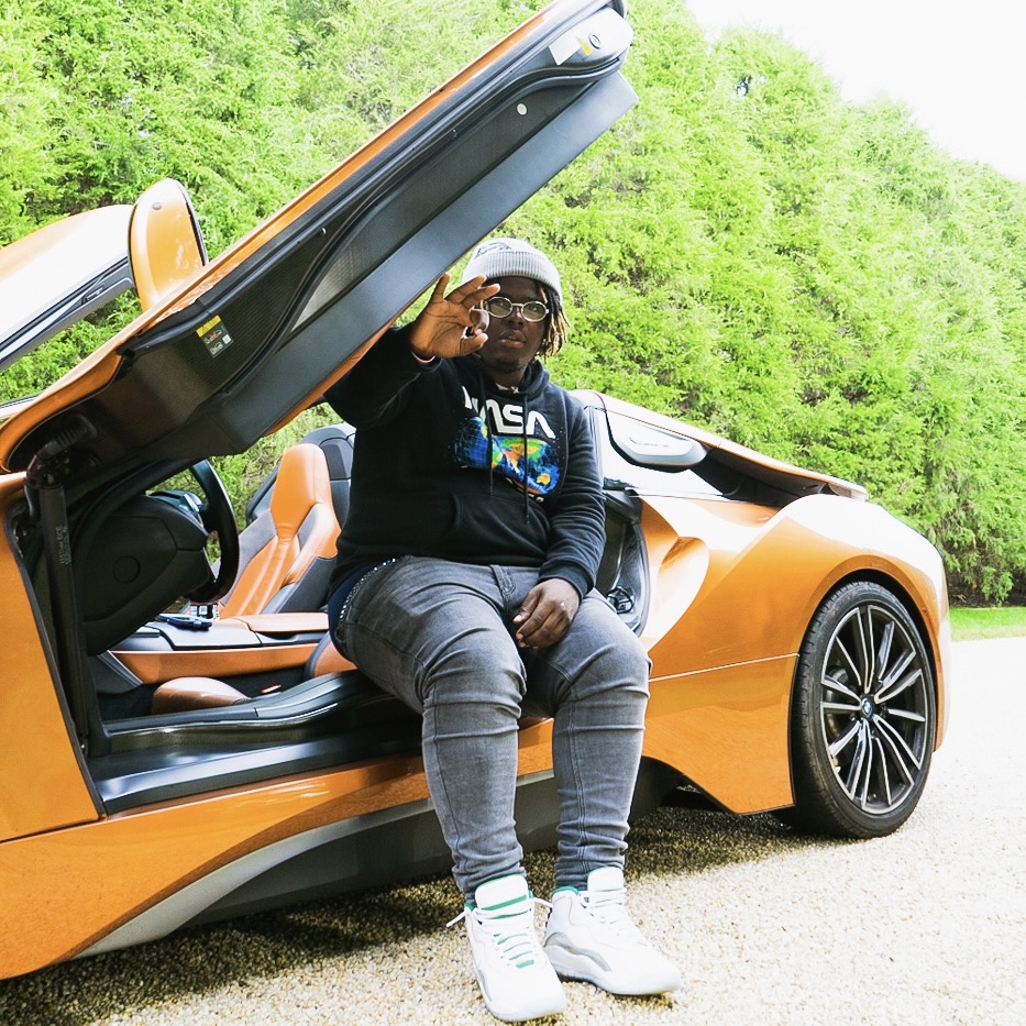 Rising Stars: Meet Pluto Outerspace of New York - Voyage LA